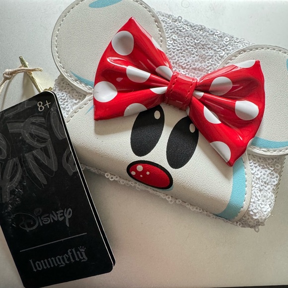 Loungefly Minnie Mouse snowman wallet - Picture 4 of 4